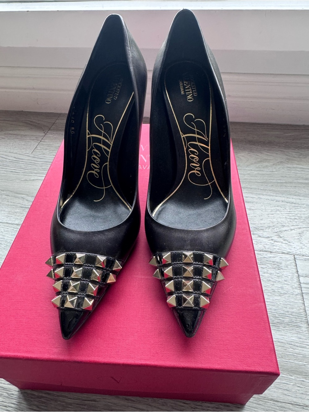 🆕 Valentino Garavani Rockstud Alcove Leather Pumps - Picture 4 of 10